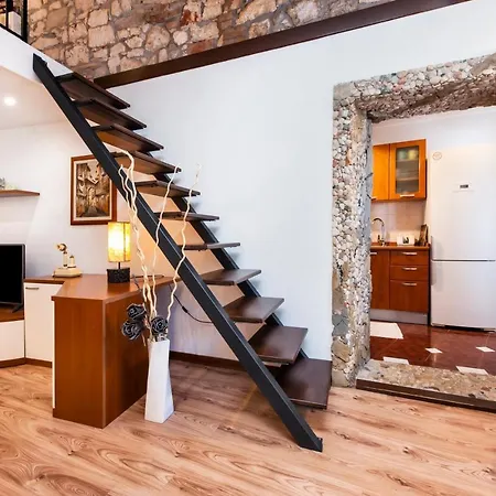 Ap Downtown Apartman