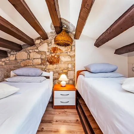 Ap Downtown Apartman *