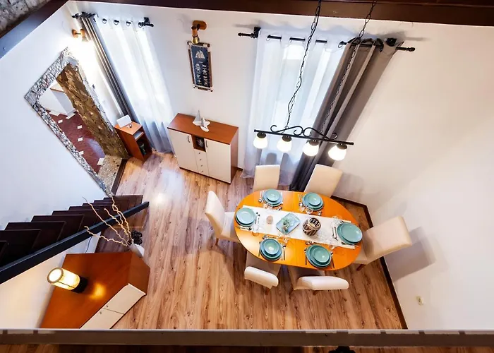 Ap Downtown Ρόβινι